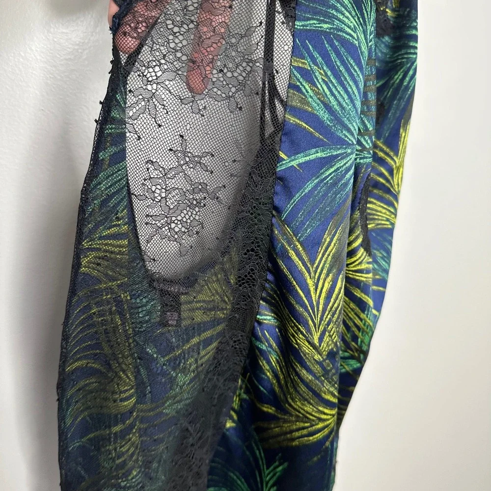 Victoria's Secret Women's Tropical Palm Leaf Lace Trim Slip Chemise‎ Camisole M